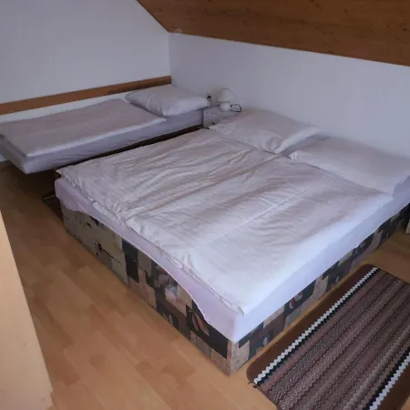 U Machova Jezera - - Ludmila Grulisova Doksy (Liberec)