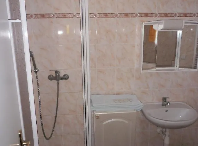 Apartmán U Máchova Jezera - - Ludmila Grulišová *